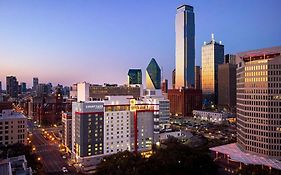 Courtyard Dallas Downtown/reunion District 3*